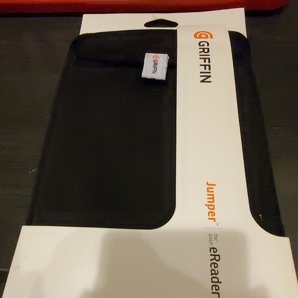 Griffin Jumper Case Black For Your E Reader
